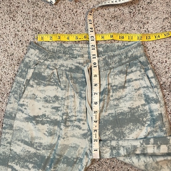 Athleta Farallon Jogger Pants XS Fog Camo Print Pockets‎ Drawstring - Picture 5 of 6